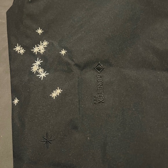 Arcteryx x Better Gift Shop Aoi Industry Alpha SV Jacket Mens XXL Black Gore Tex - Picture 11 of 16